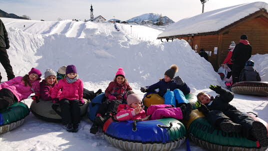 Ausflug Kindergruppe Snowtubing und Schlittenfahren1